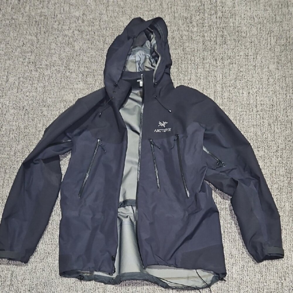 Arc'teryx Men's Theta AR jacket size L